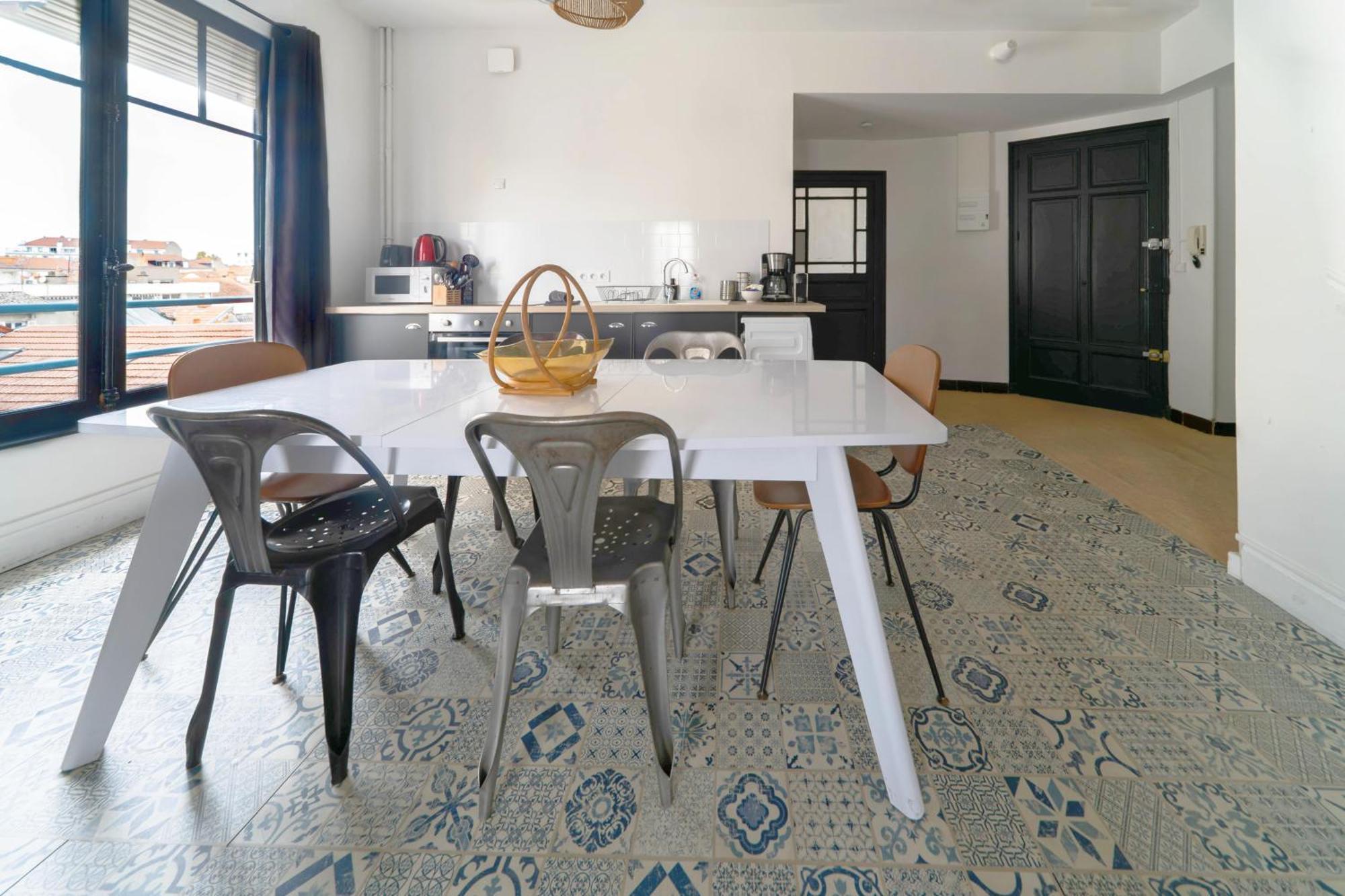 Residence Le Paris - Appartements Centre Ville 비시 객실 사진