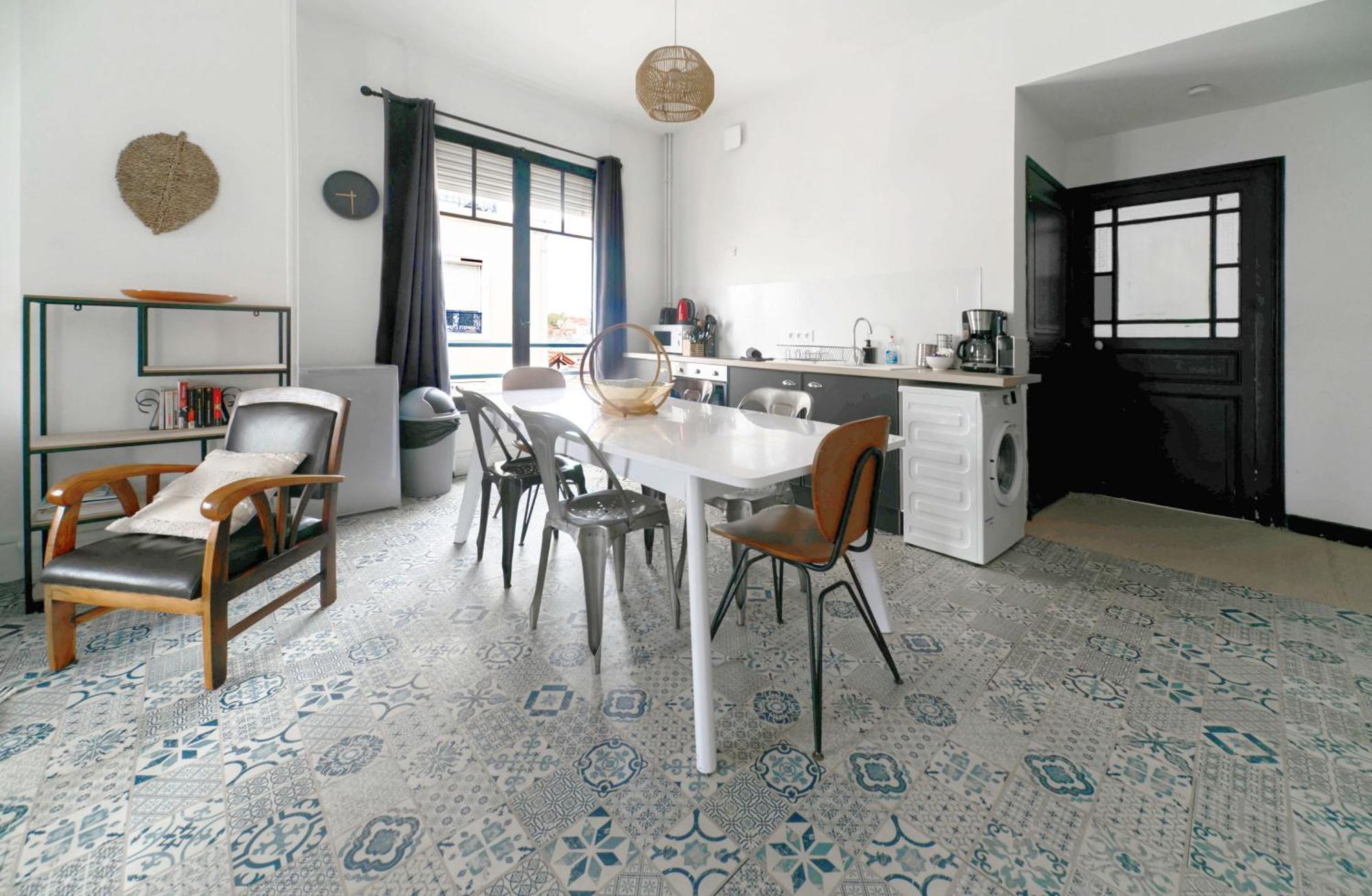 Residence Le Paris - Appartements Centre Ville 비시 객실 사진